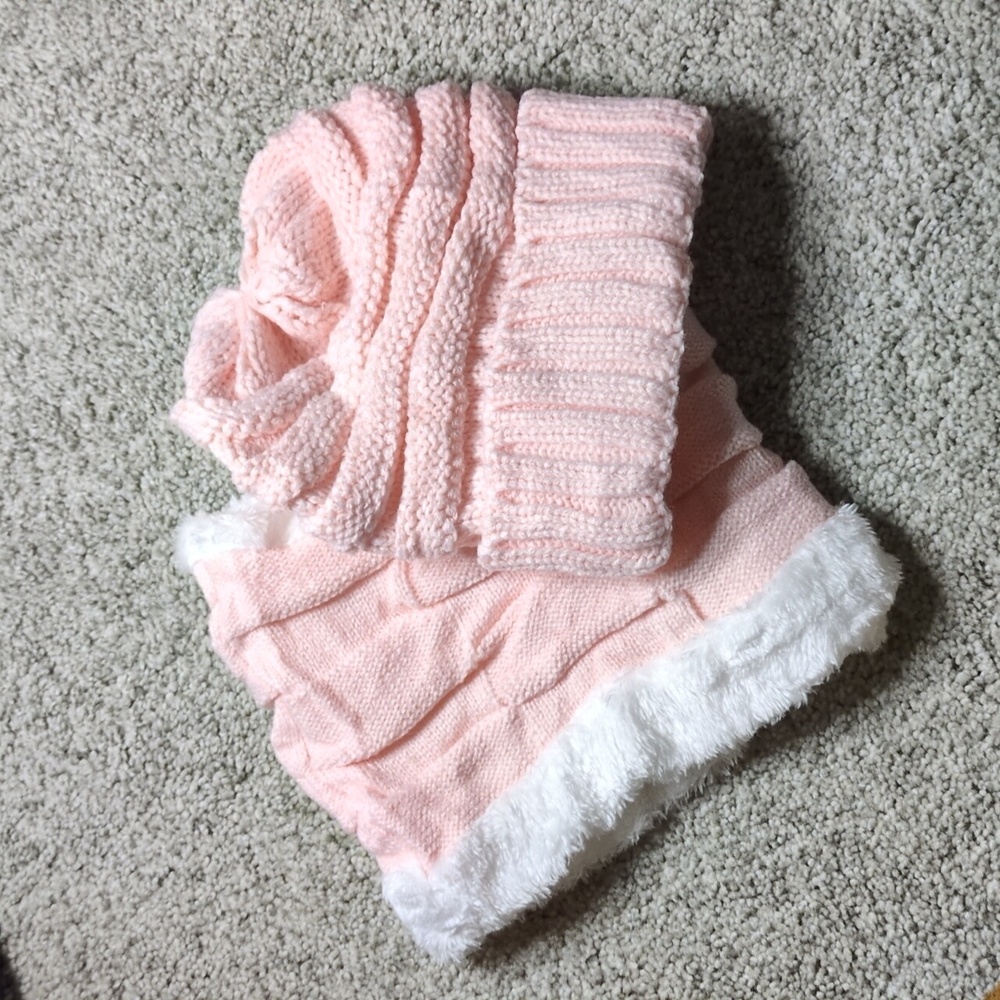 Light pink knit beanie hat with insulated neck warmer NWOT